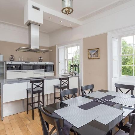 Prime Edinburgh City Centre - 4 Bed Penthouse エクステリア 写真