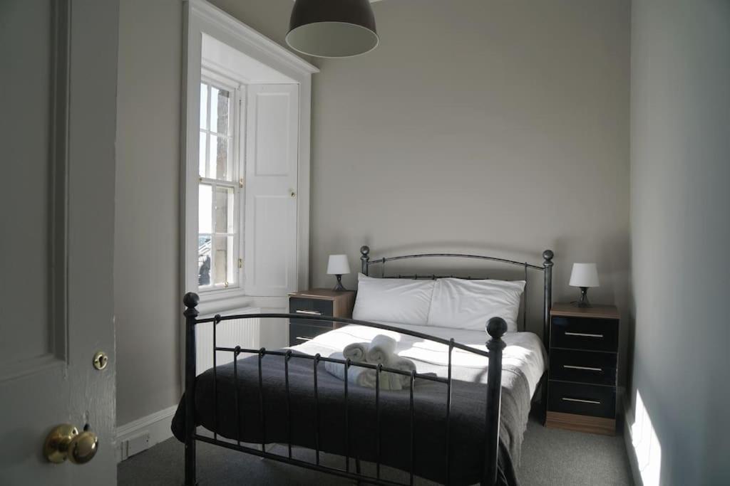 Prime Edinburgh City Centre - 4 Bed Penthouse エクステリア 写真