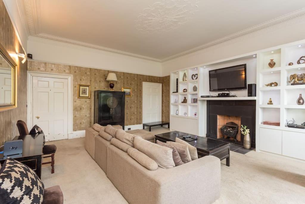 Prime Edinburgh City Centre - 4 Bed Penthouse エクステリア 写真