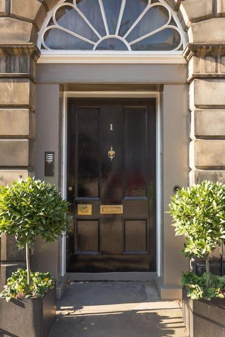 Prime Edinburgh City Centre - 4 Bed Penthouse エクステリア 写真