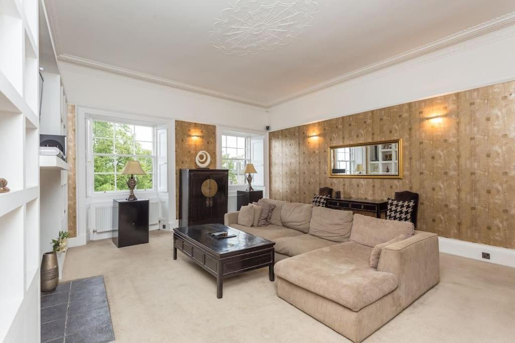 Prime Edinburgh City Centre - 4 Bed Penthouse エクステリア 写真