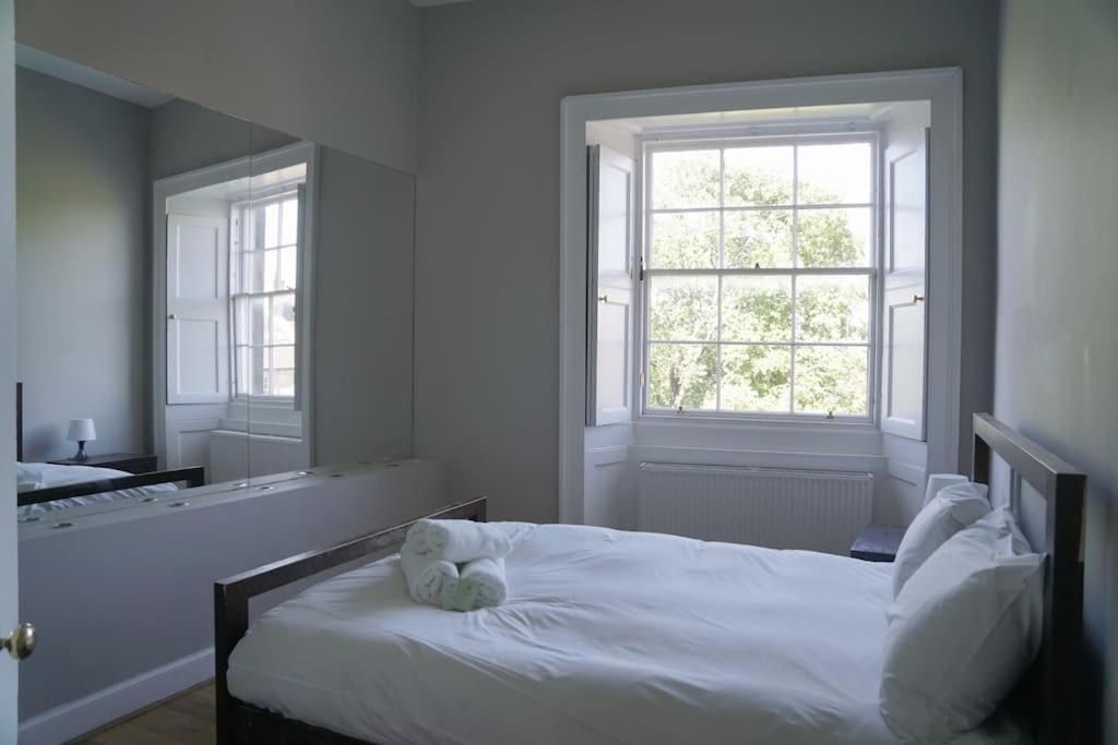 Prime Edinburgh City Centre - 4 Bed Penthouse エクステリア 写真