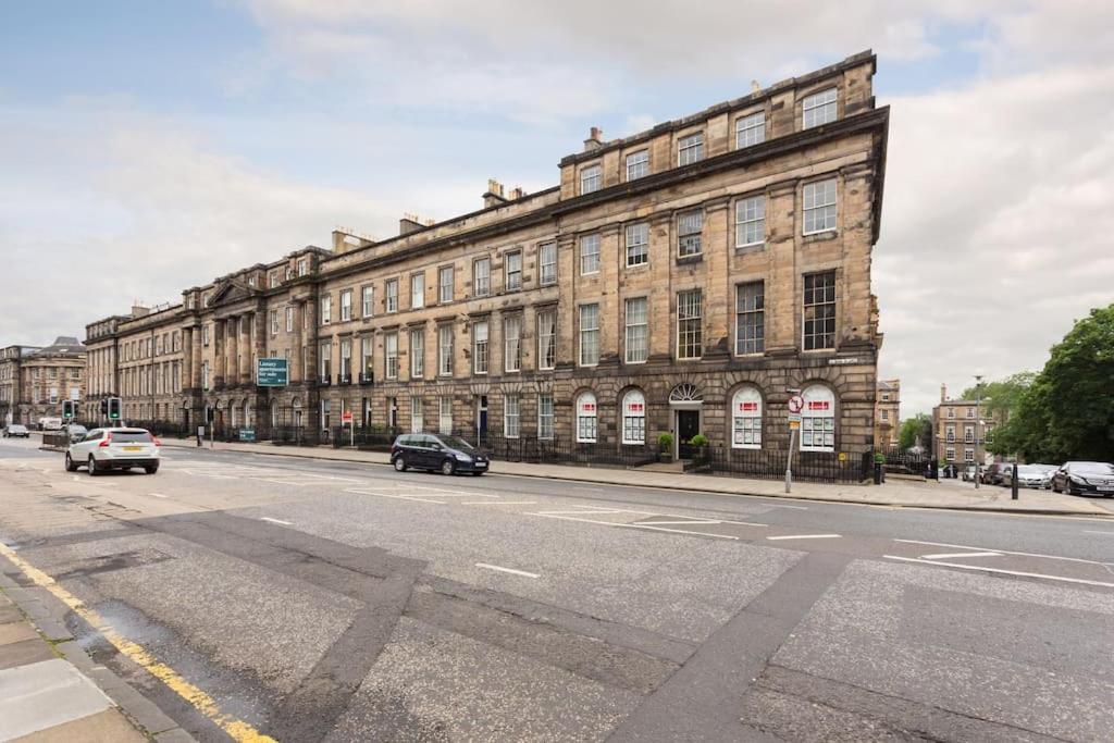 Prime Edinburgh City Centre - 4 Bed Penthouse エクステリア 写真