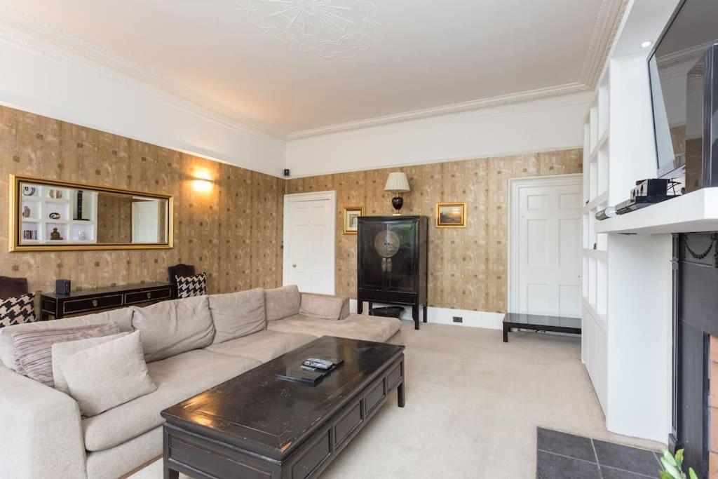 Prime Edinburgh City Centre - 4 Bed Penthouse エクステリア 写真